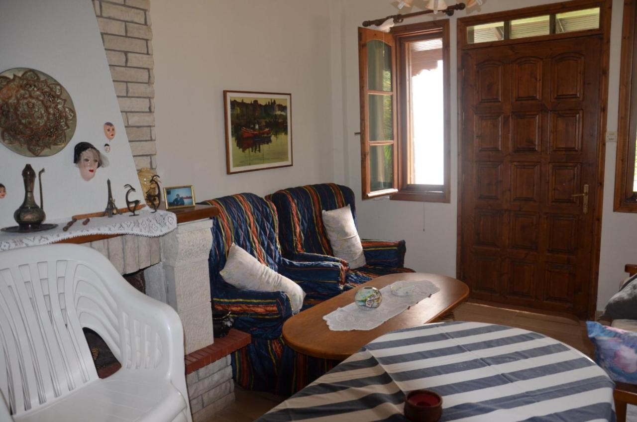 Holiday Home Near The Sea Nea Mesangala Exterior photo