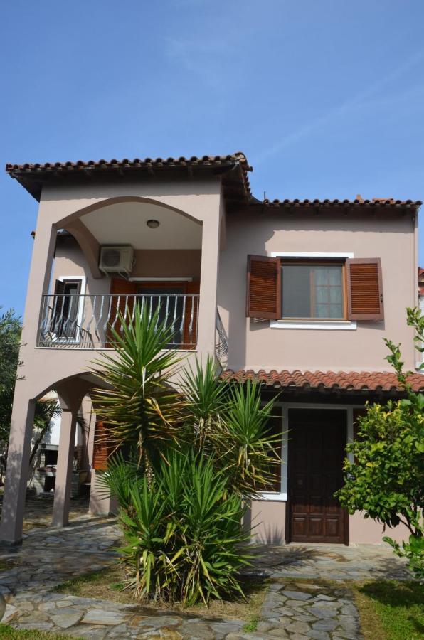 Holiday Home Near The Sea Nea Mesangala Exterior photo