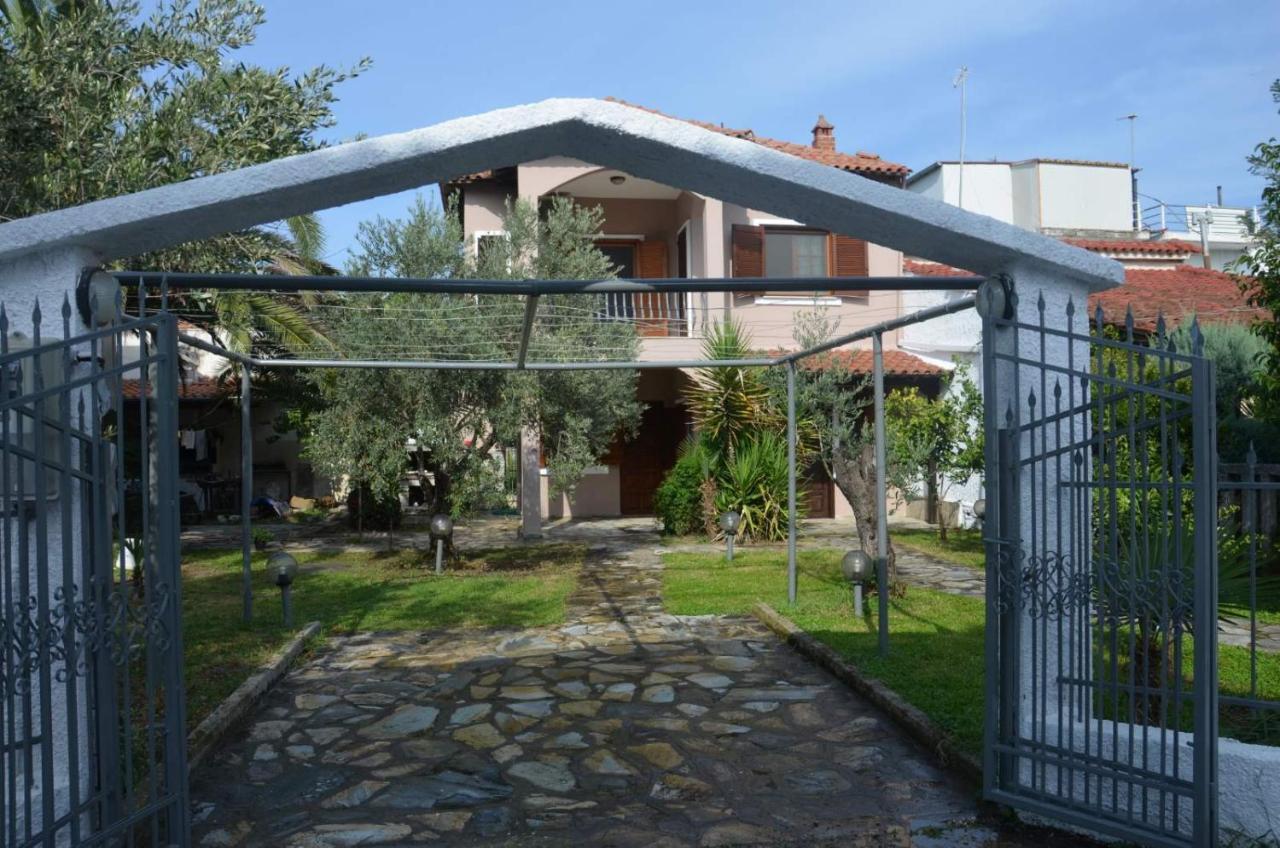 Holiday Home Near The Sea Nea Mesangala Exterior photo