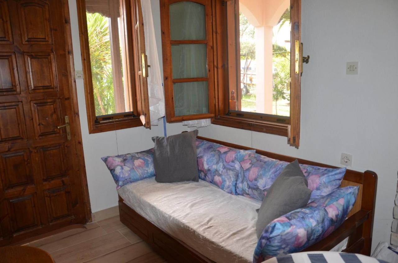 Holiday Home Near The Sea Nea Mesangala Exterior photo