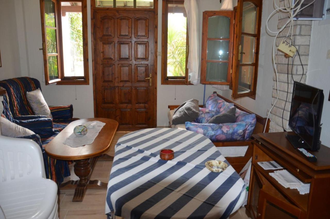Holiday Home Near The Sea Nea Mesangala Exterior photo